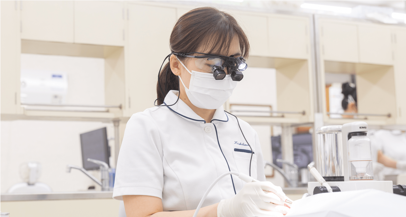セラミックの前に歯周病の治療を先に行う
